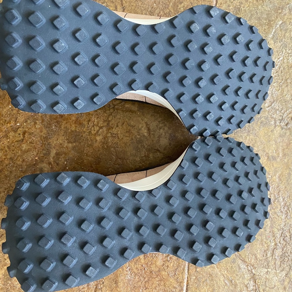 Steve Madden Women’s Diverson Sneakers - Picture 4 of 6